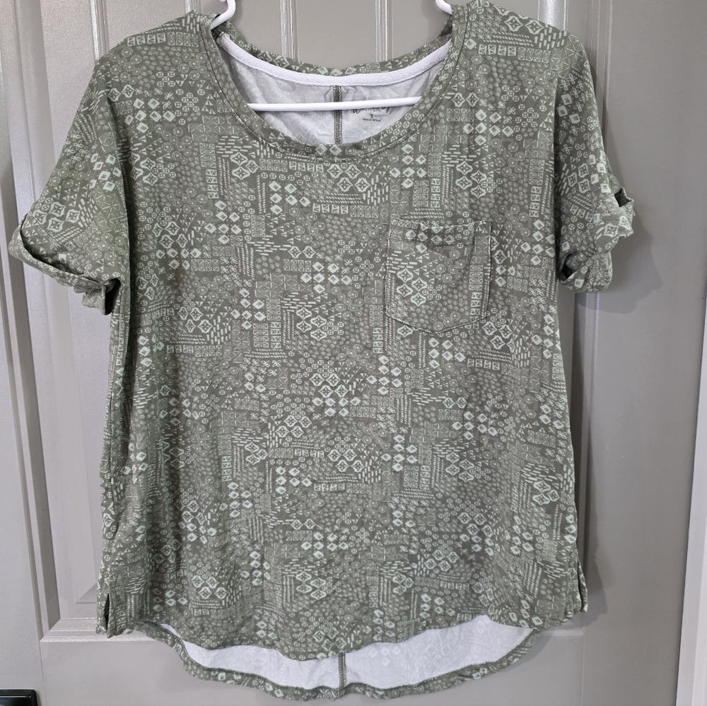 Wonderly Studio Womans Small Green Geometric Short Sleeve Shirt Nwot